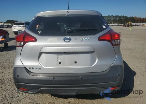 2020 Nissan Kicks S z USA, uszkodzony, nr VIN 3N1CP5BV3LL516166